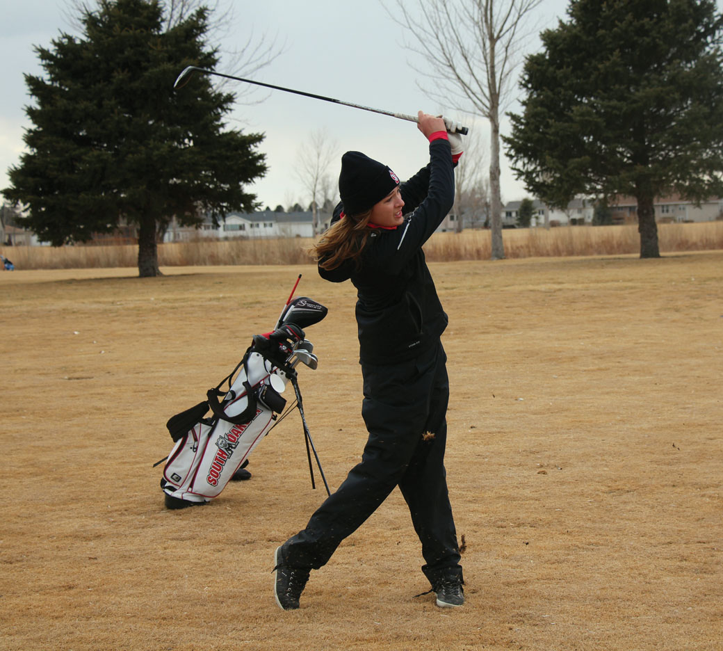 Matthew, Baumberger shine for Coyote golf teams