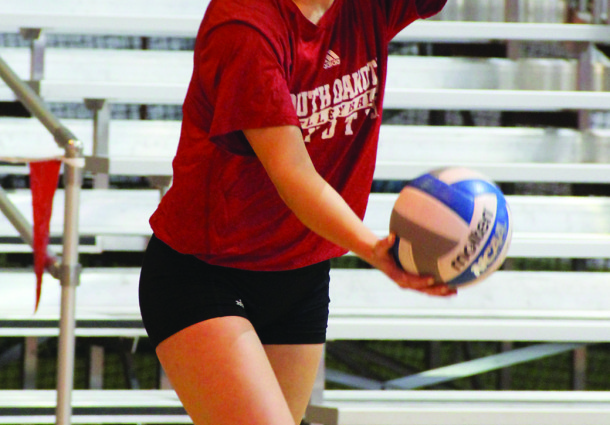 Jessen makes home debut, Coyotes win both matches
