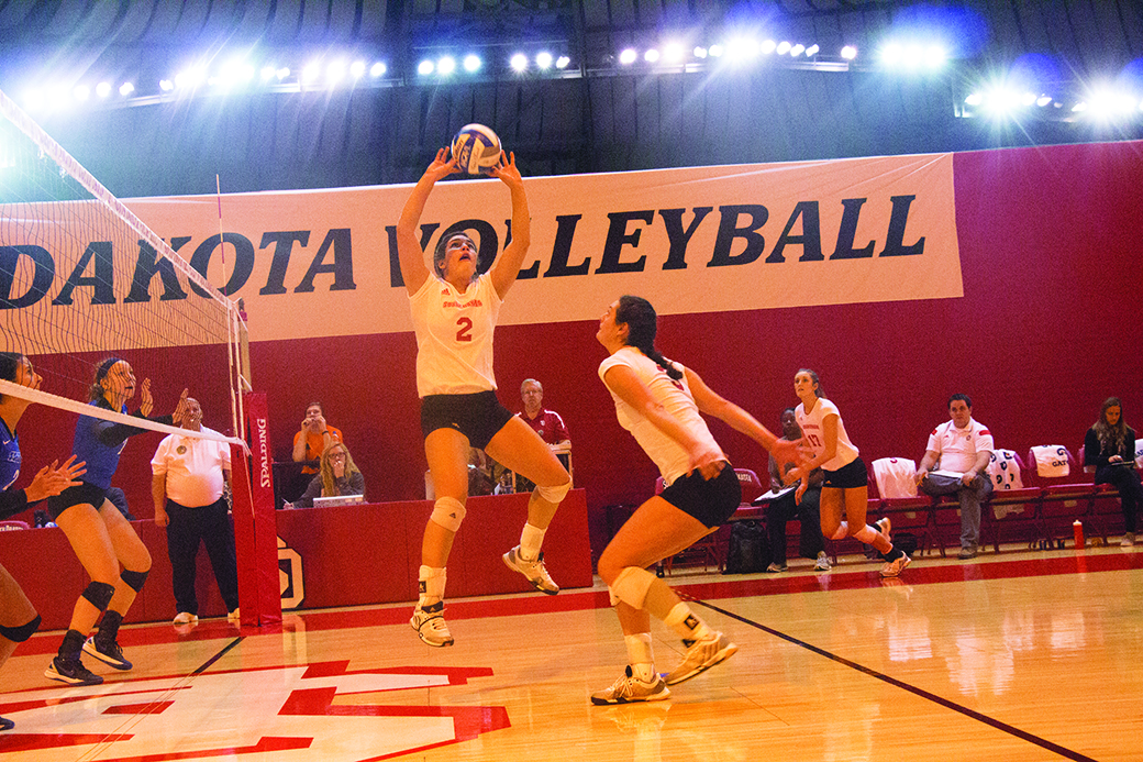 Volleyball prepares for final weekend tournament after going 2-2 in North Dakota