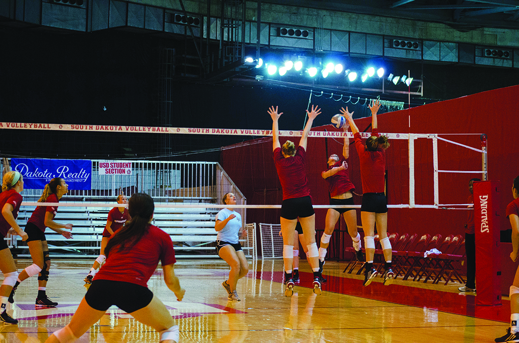 Coyotes cruise into conference play, first home matches after big weekend at Purdue