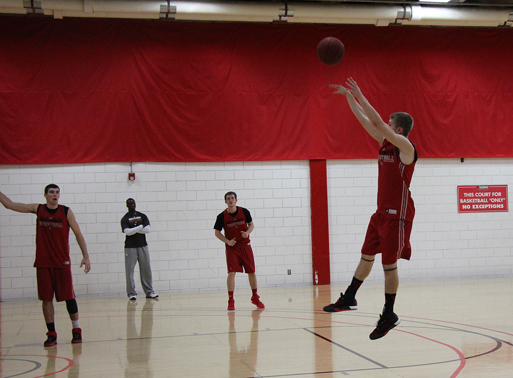 Coyote men’s basketball off to 1-2 start