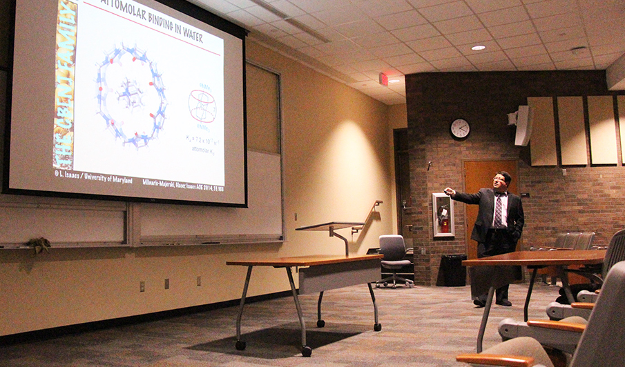 University of Maryland professor delivers talk on molecular container research