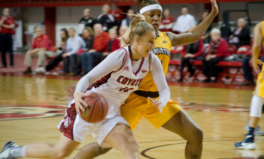 Coyotes cruise past Marquette in home opener