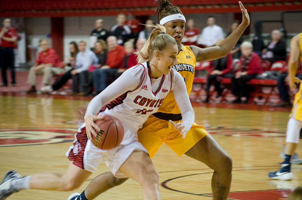 Coyotes cruise past Marquette in home opener