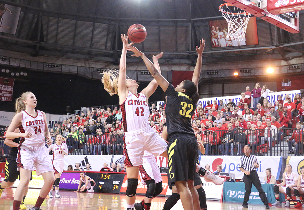 Coyotes stomp Oregon, move on to WNIT Championship