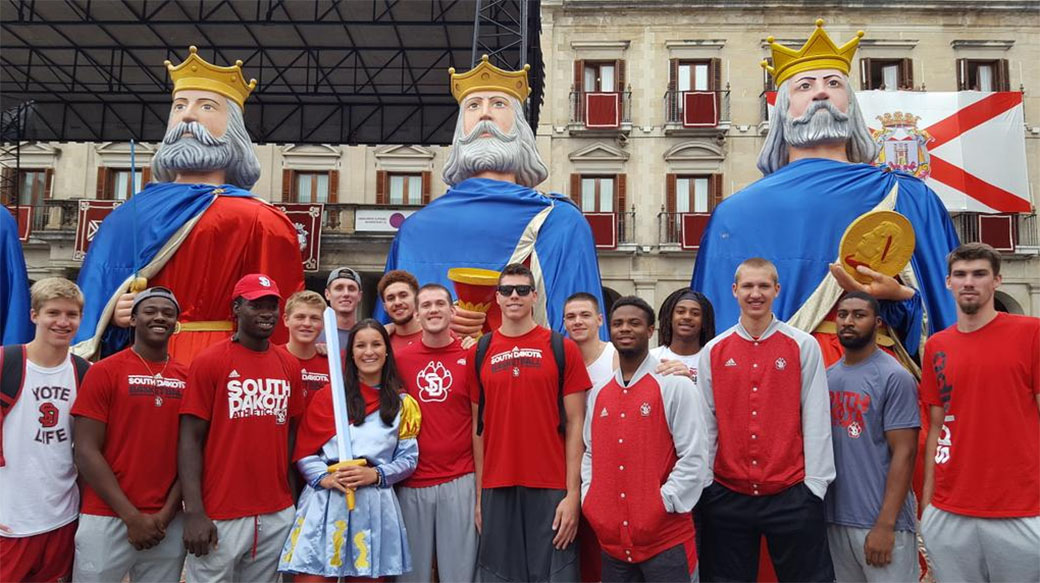 Basketball team’s trip to Spain helps new players gain experience