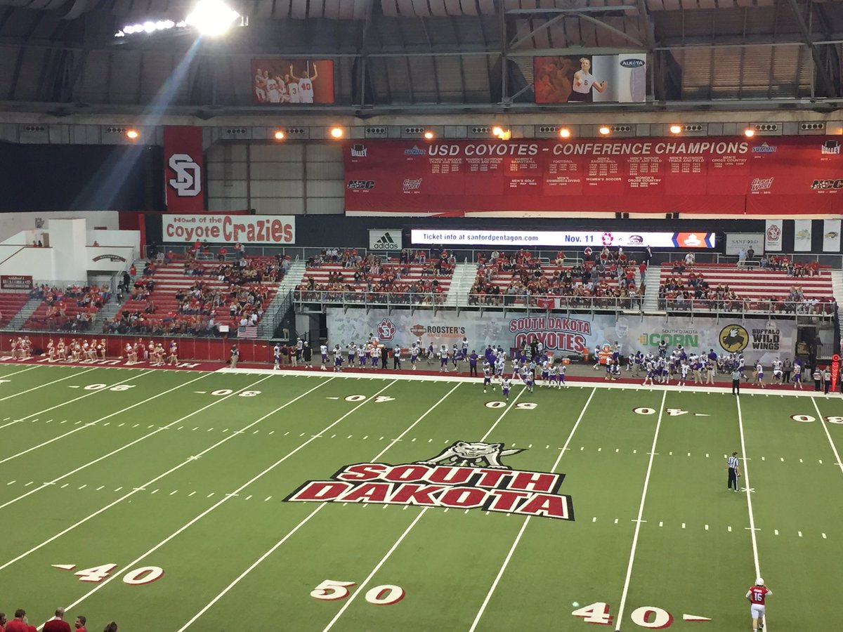 Editorial: Ditching Dakota Days game disrespectful, students need to stay past halftime