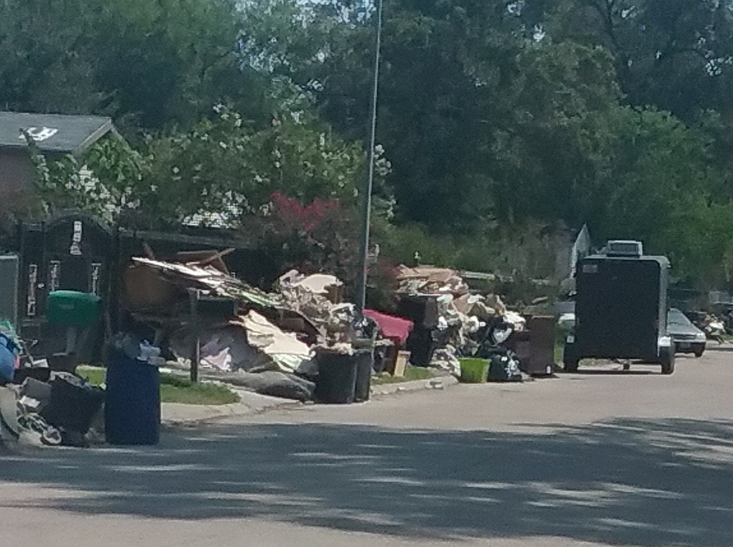 USD students and faculty lend a hand in hurricane relief