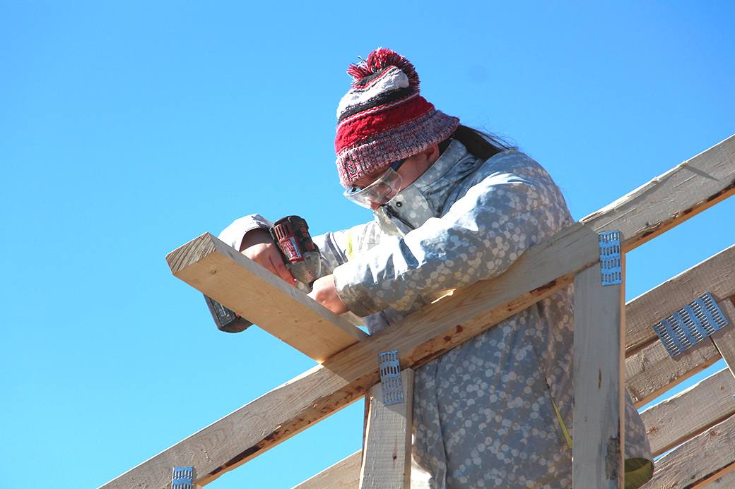 Students build a home in Sioux Falls for Make a Difference Day