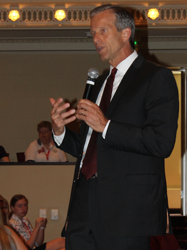 Thune encourages Girls State delegates to get involved
