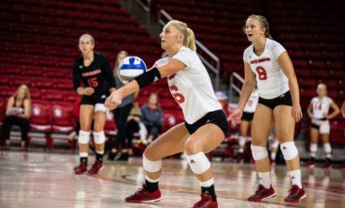 USD volleyball sweeps SD Classic