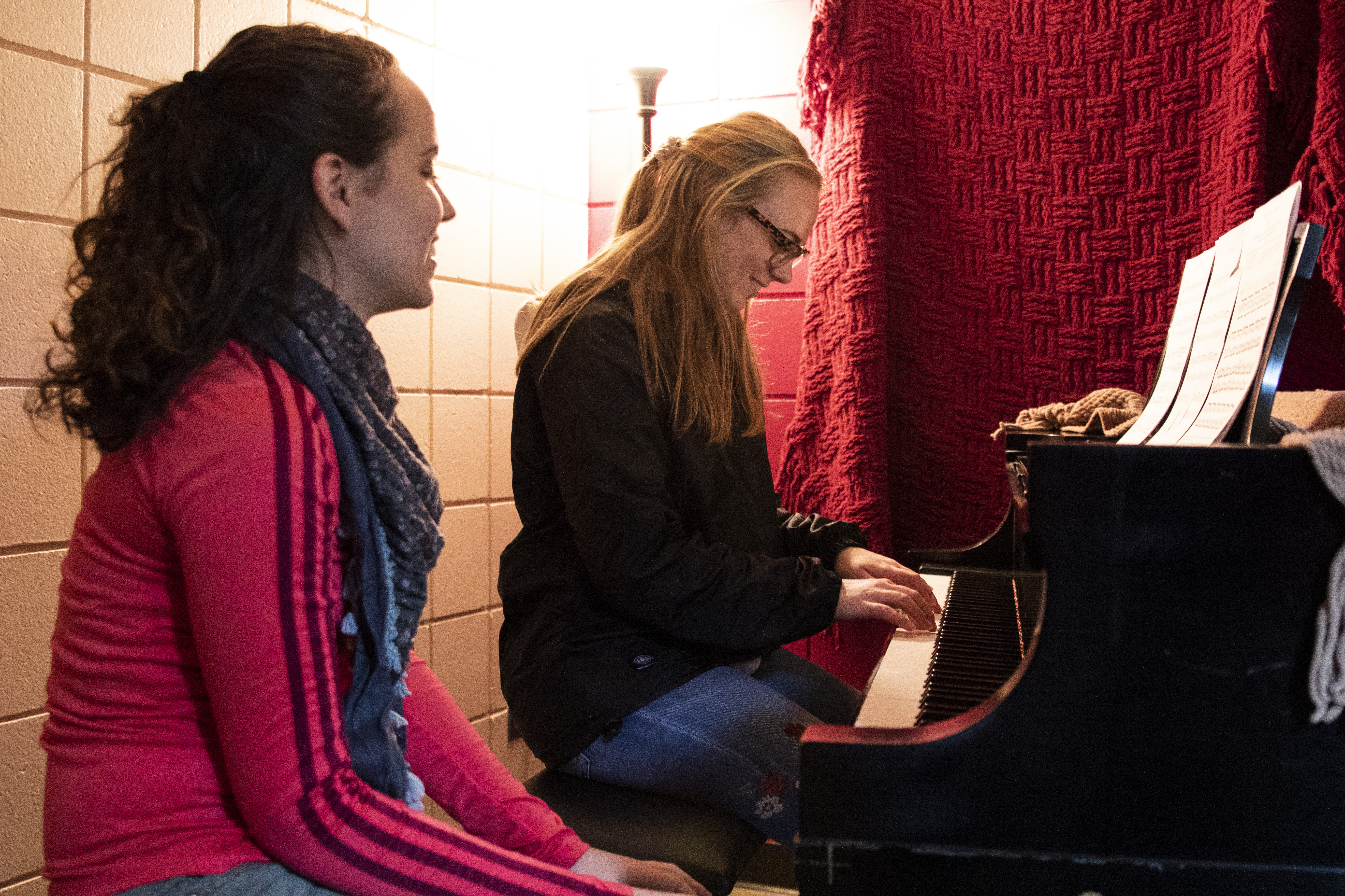 Finding the right key; non-music majors fill up piano classes