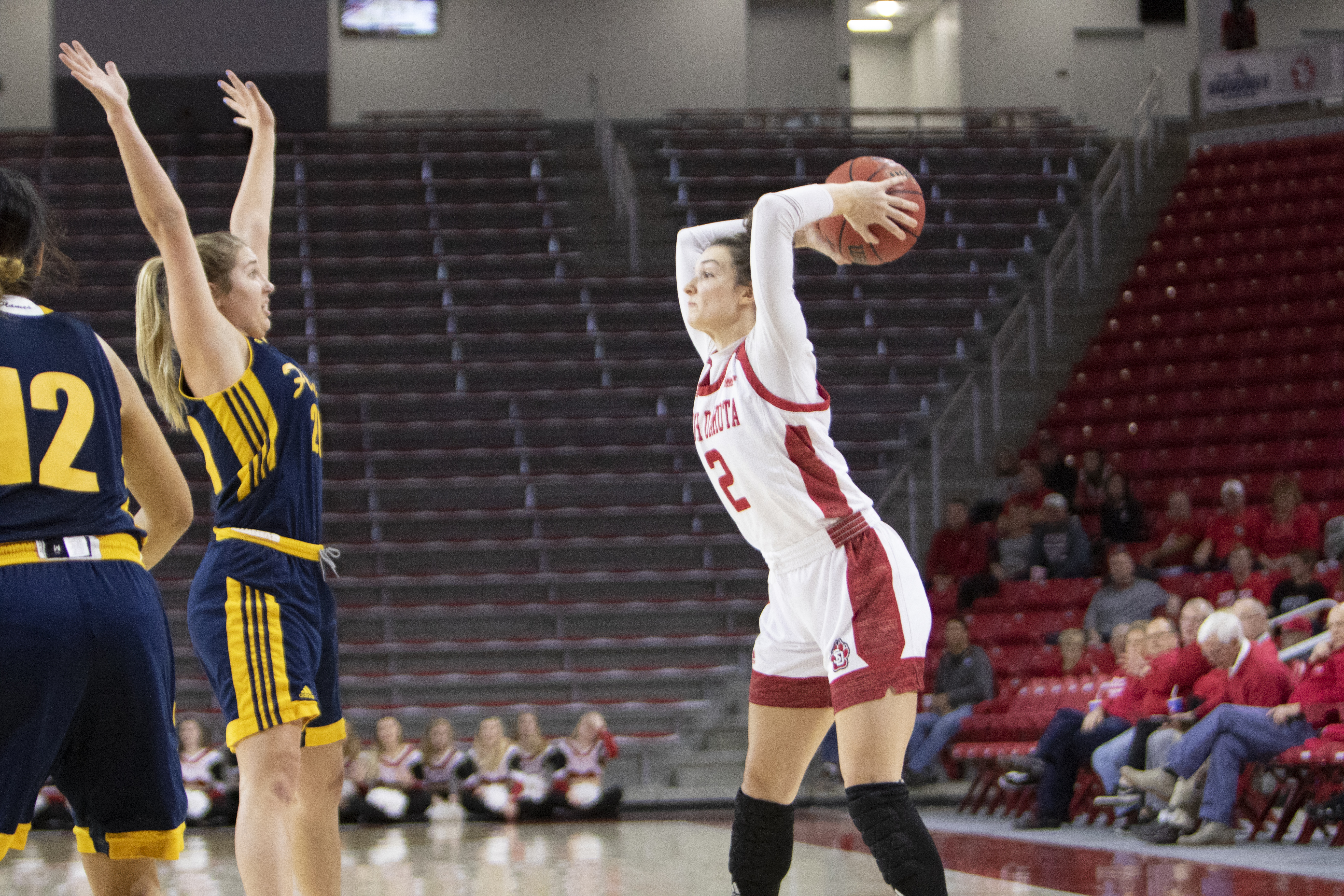 USD women take down another AP-top 25 opponent in Missouri