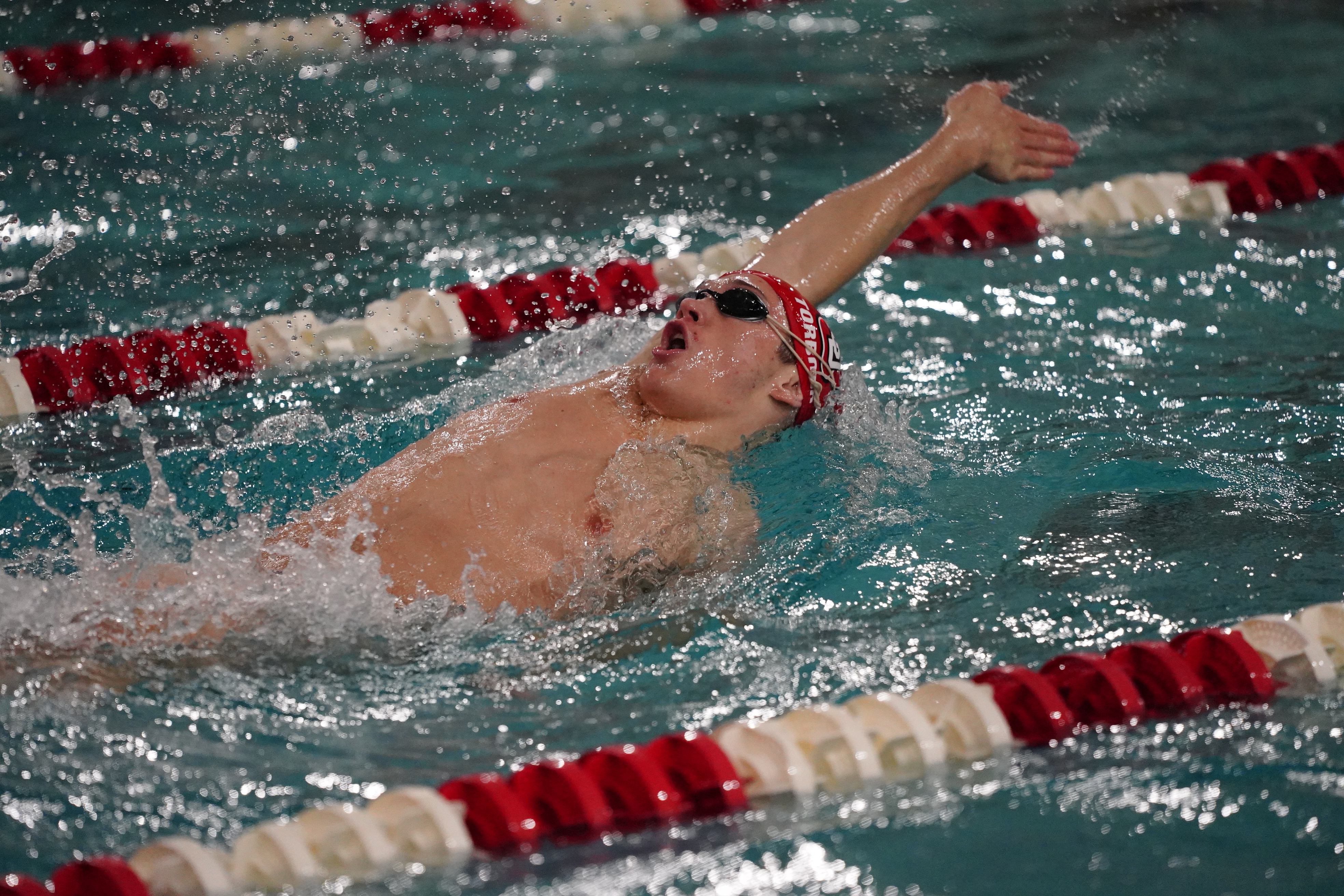 Coyote swimmers and divers have productive day in Sioux Falls