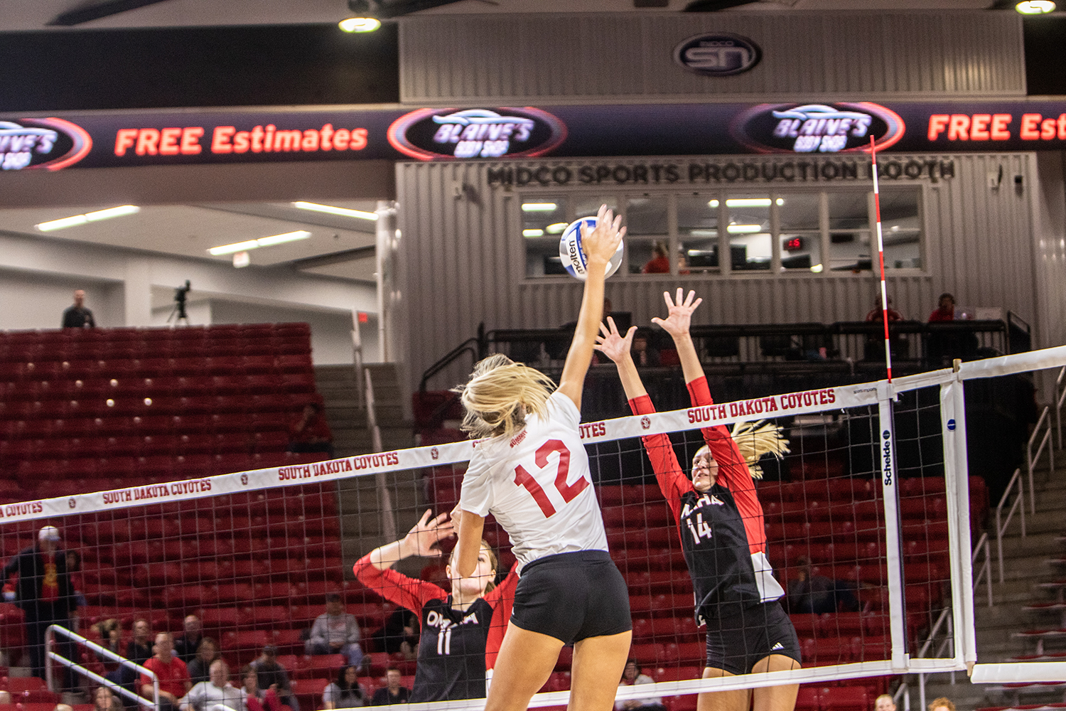 Coyotes prevail in tandem five-set matches
