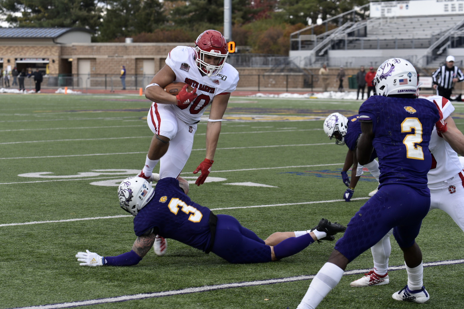 Coyotes fall to winless Leathernecks, back on three-game losing streak