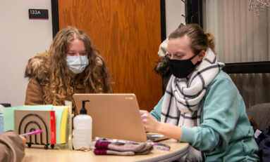Writing Center spring hours include expanded Zoom sessions