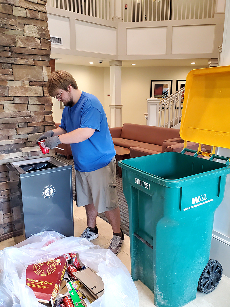 Residence halls to have recycling, landfill bins added to rooms