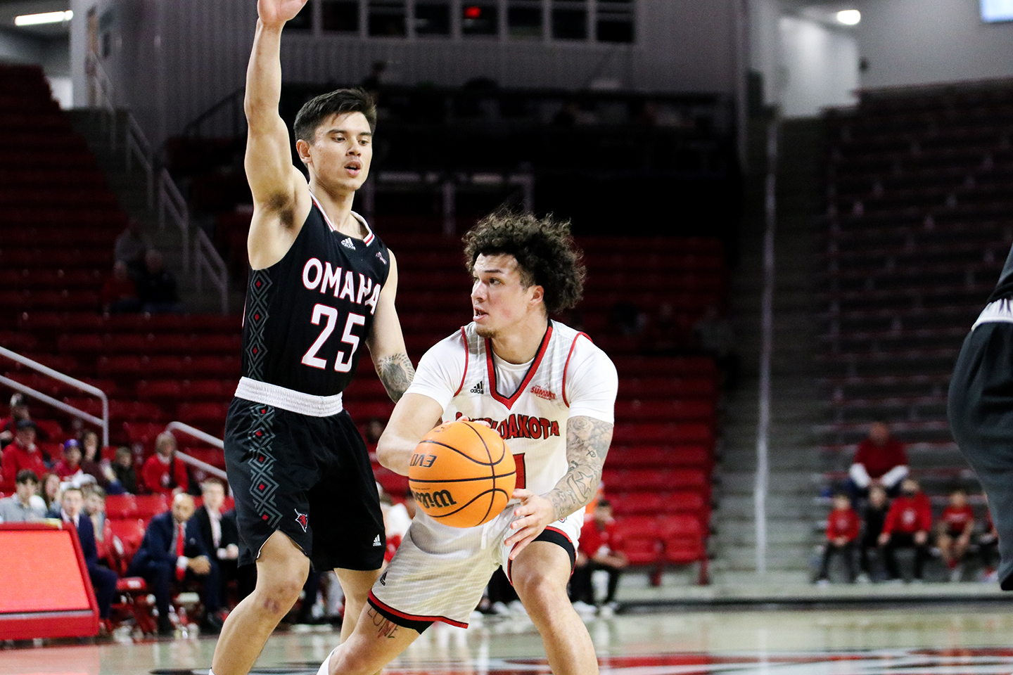 Men’s basketball secures two home wins