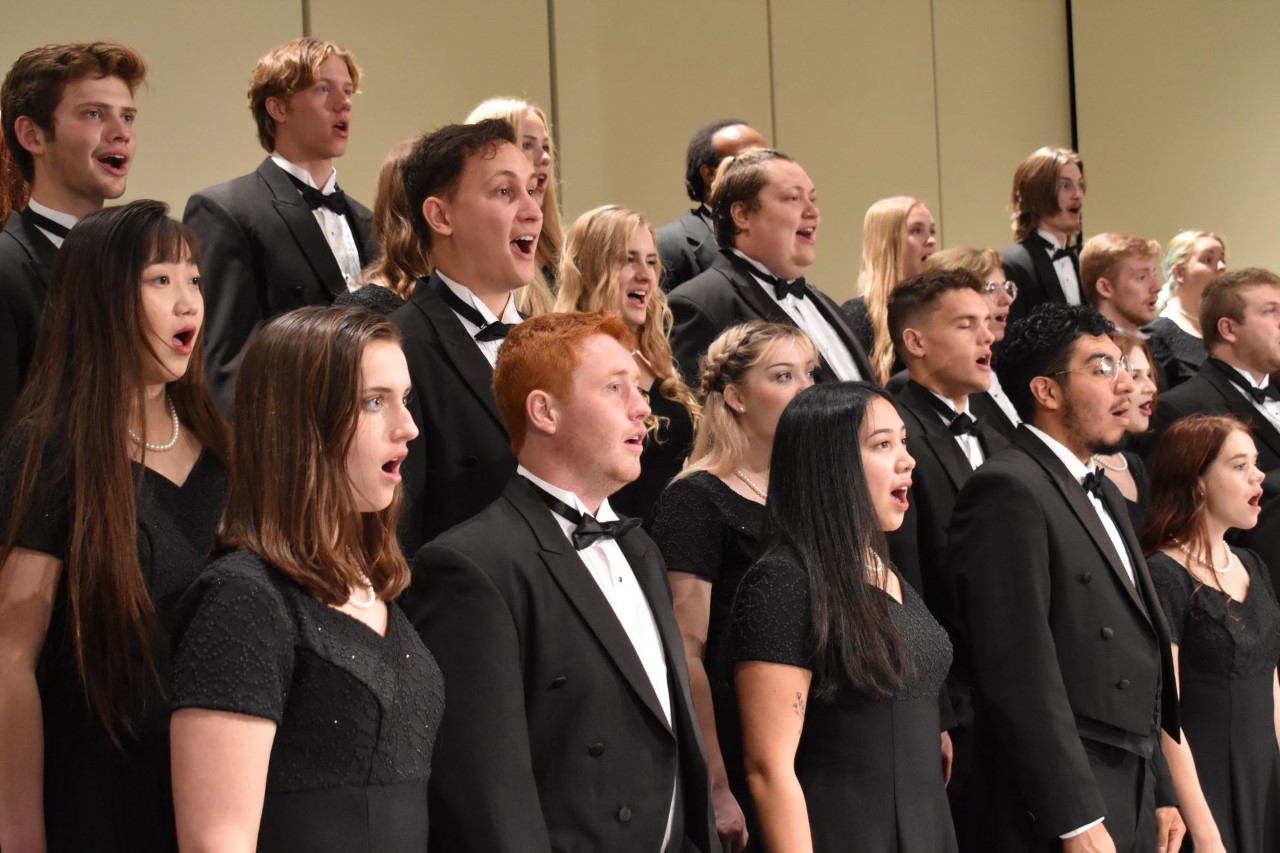 Chamber Singers preform at funeral