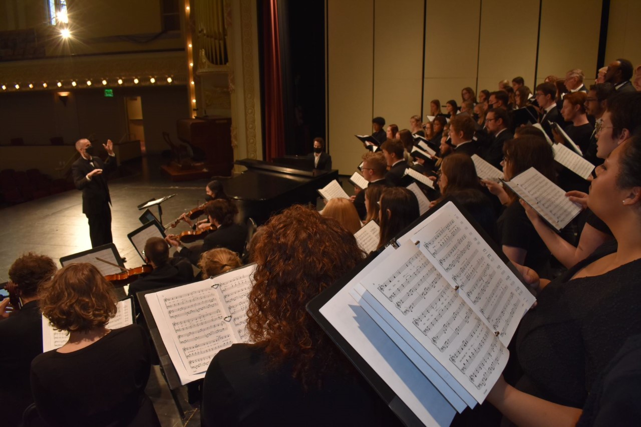 Music department celebrates second semester with Spring Choral Showcase