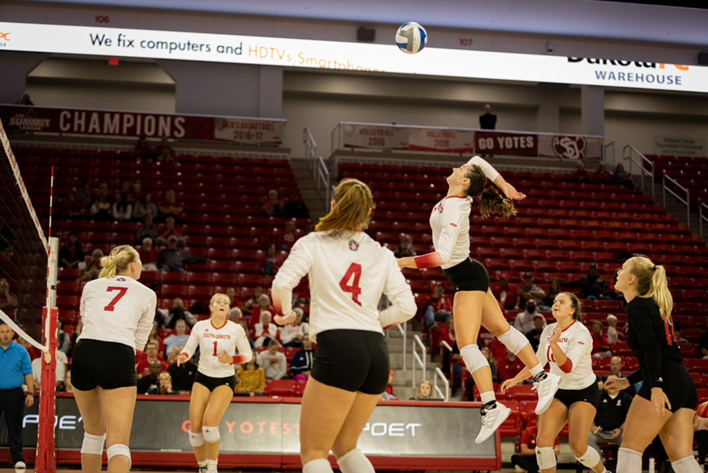 Volleyball comes out on top in South Dakota Classic