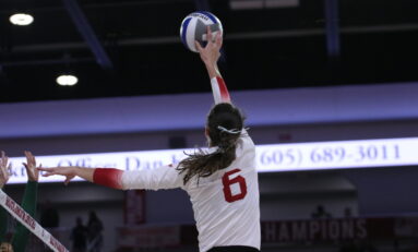 Volleyball 1-1 in Final Week of Regular Season
