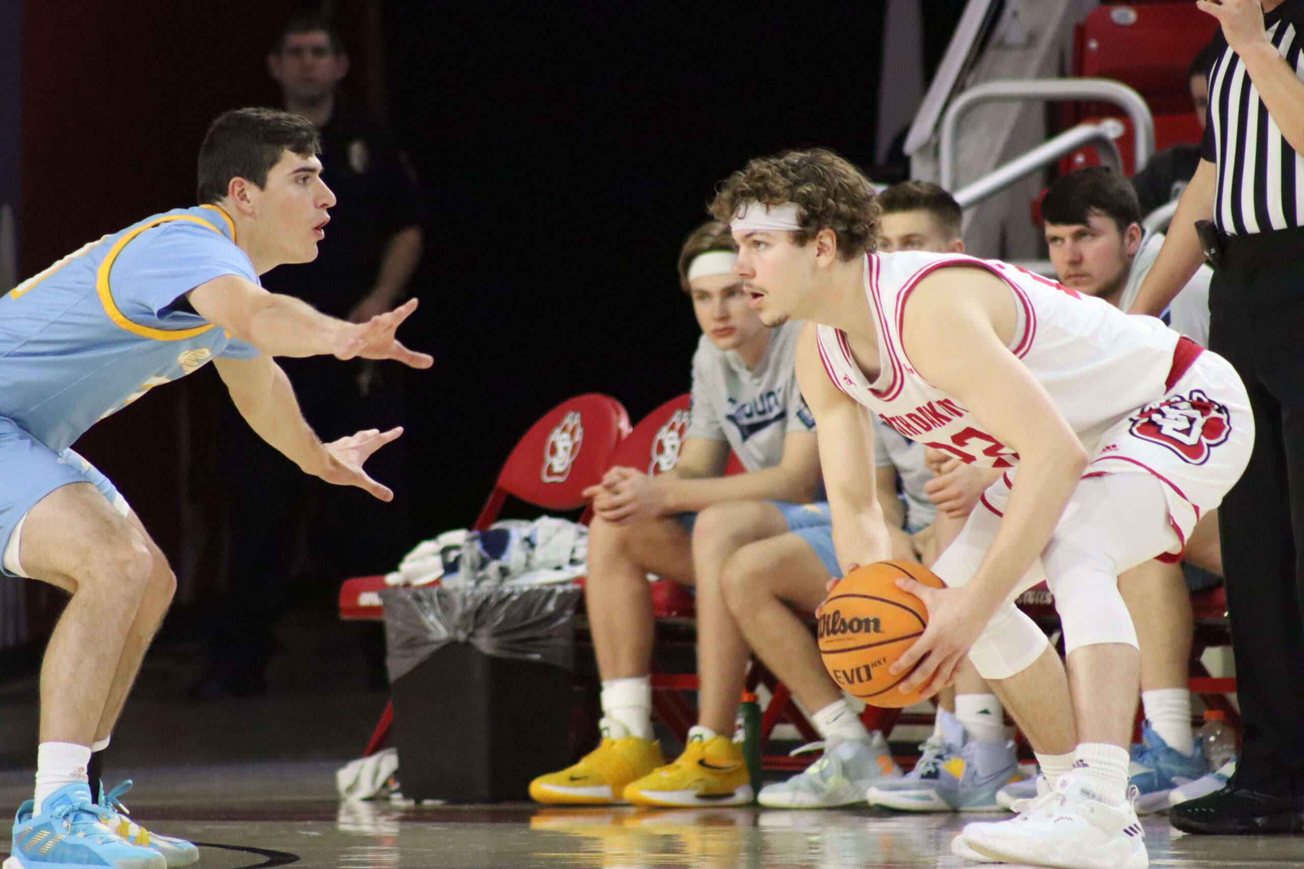 Men’s Basketball Takes Down Neighbor in Mount Marty