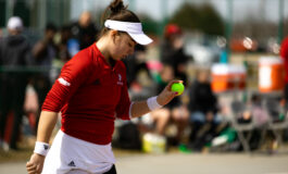 <strong>Tennis Defeats Tommies in Home Opener</strong>