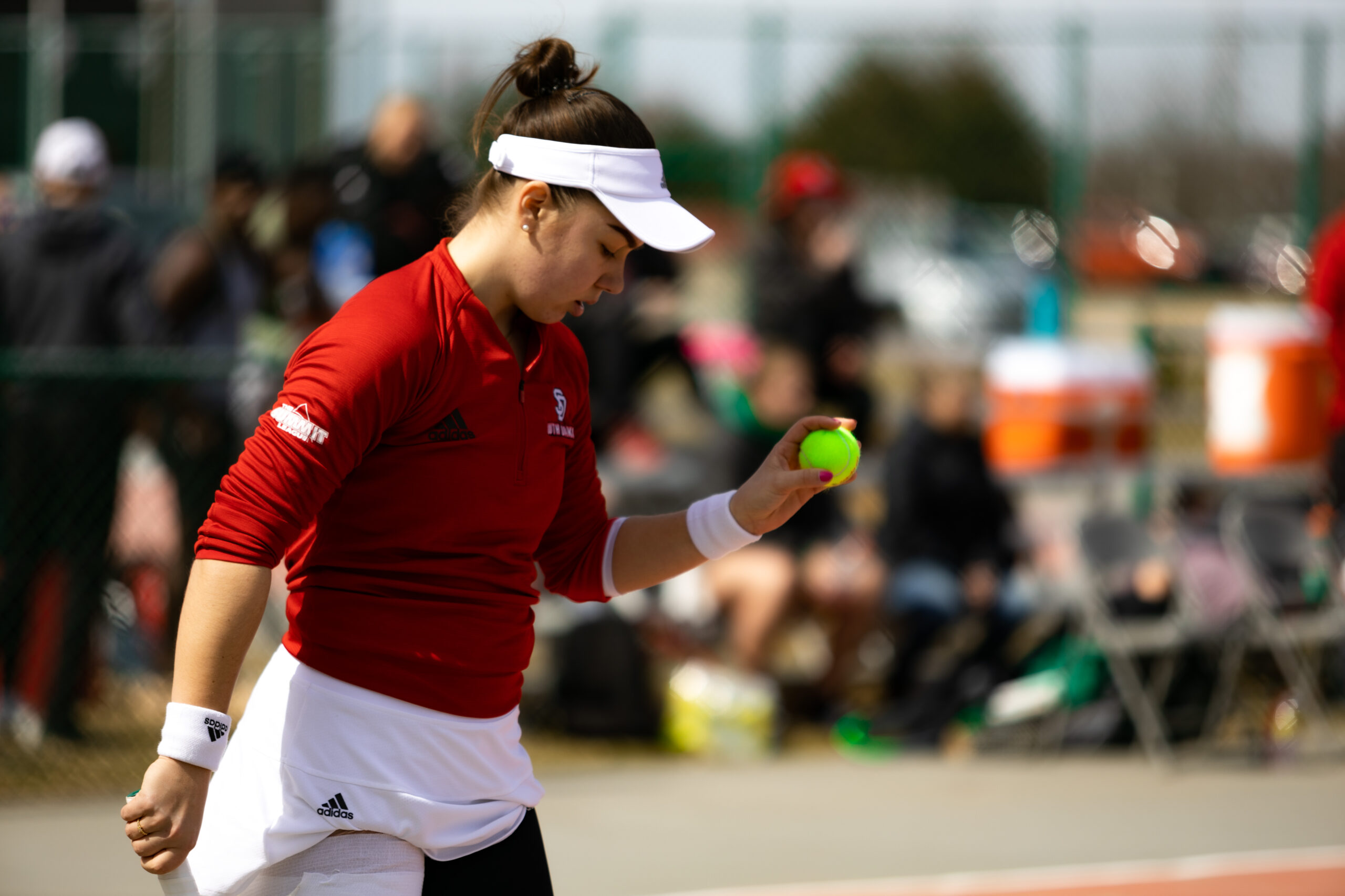 Tennis Defeats Tommies in Home Opener