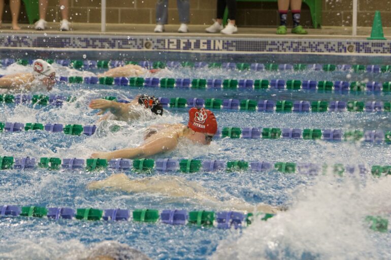 <strong>Swim and Dive Split Duels on Senior Day</strong>