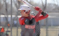 Softball Kicks off Conference Play with Two Wins