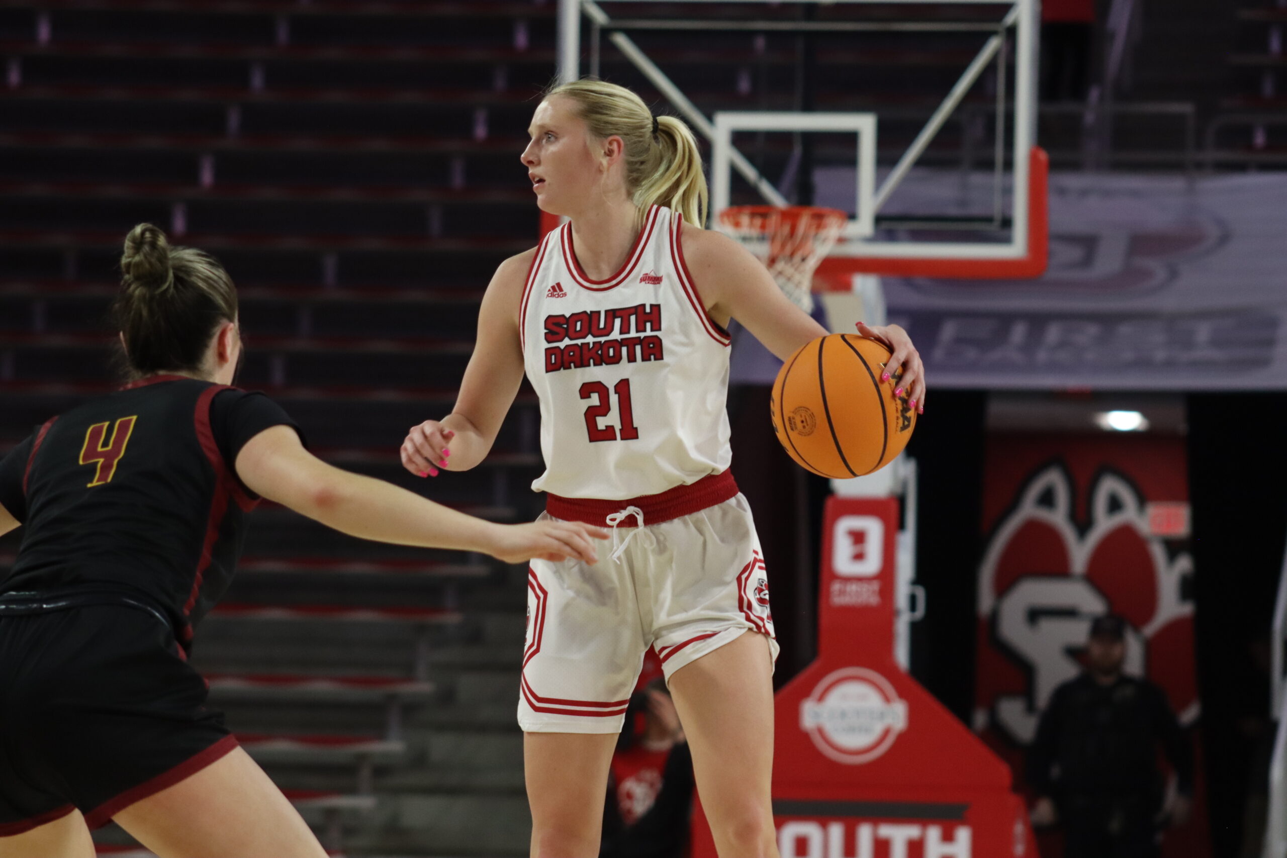 Women’s Basketball Transfers Show Out in Season Opener